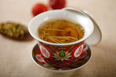 精品一线二线三线精华液的分类｜“精华液大揭秘：精品、一线、二线、三线分类特点，助你理性护肤选对宝”-3